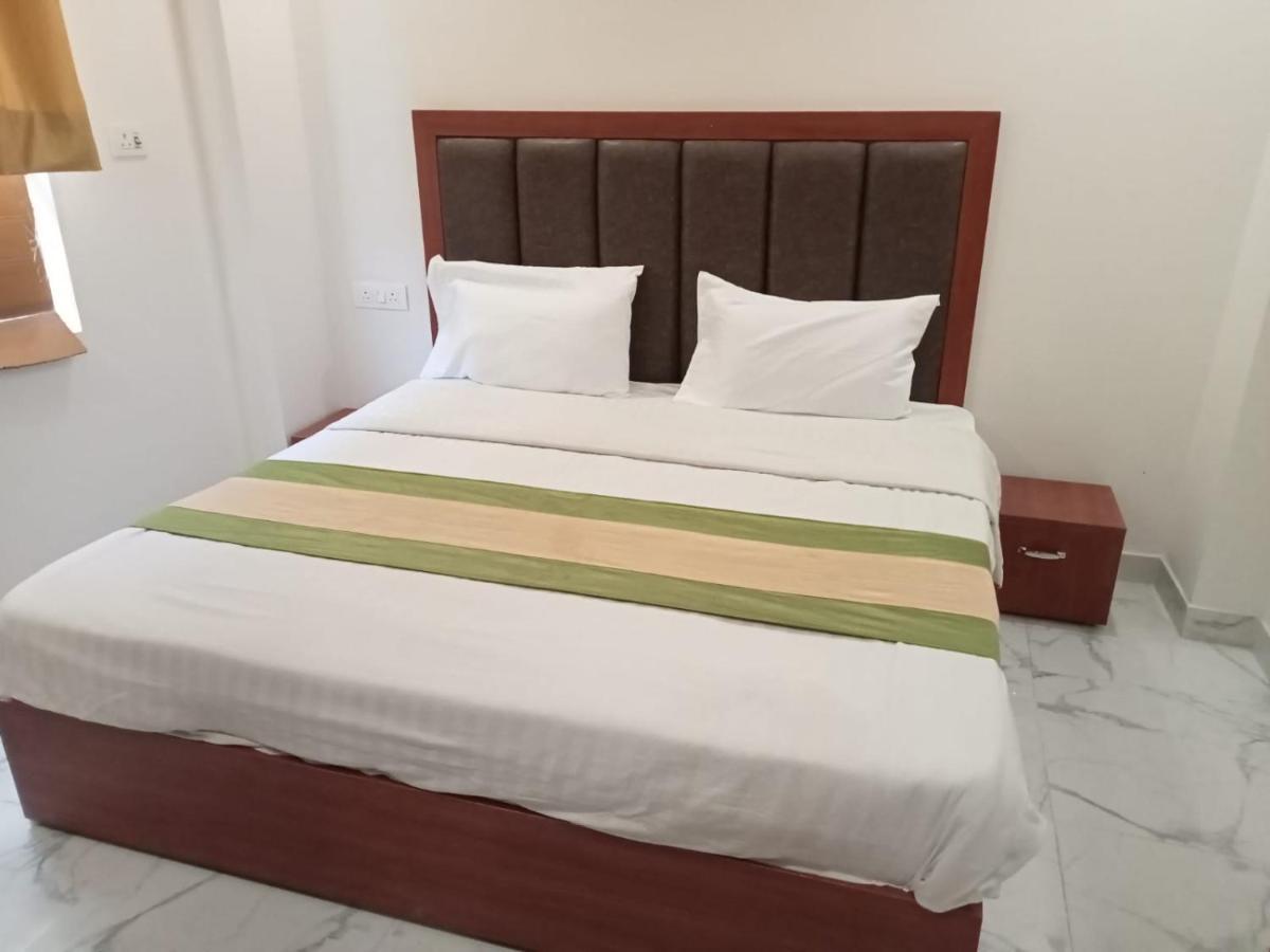 Hotel Kaushik Palace 哈里瓦 外观 照片
